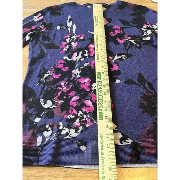 LORD & TAYLOR 100% Extra Fine Merino Wool Sweater Floral Size Medium Modern City - Picture 12 of 16